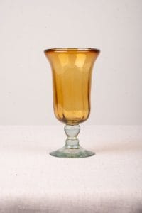 Copas color ambar para banquetes premium
