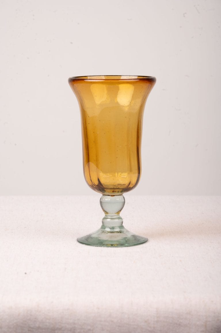 Copas color ambar para banquetes premium